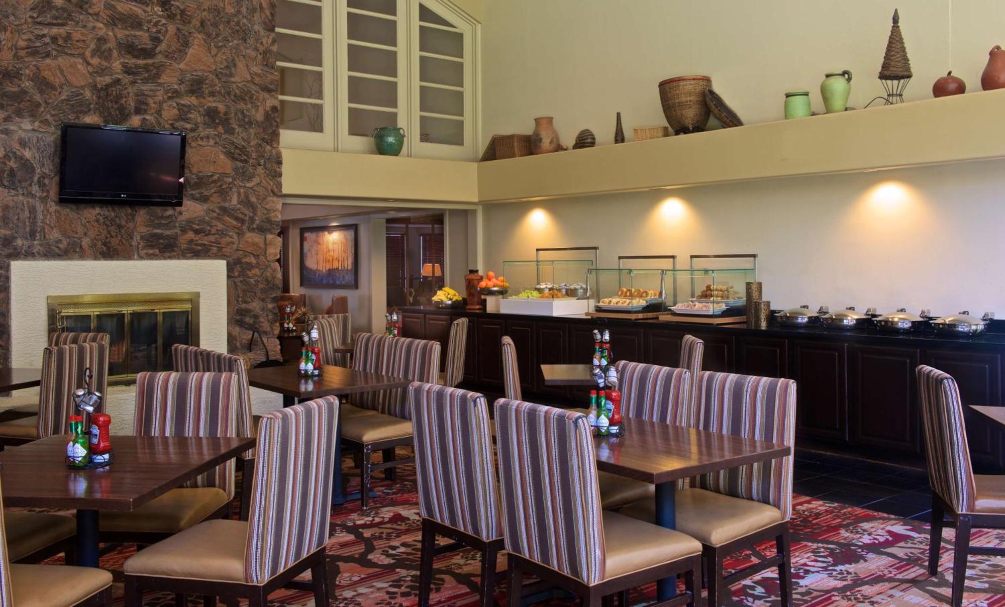 Embassy Suites By Hilton Flagstaff Bagian luar foto
