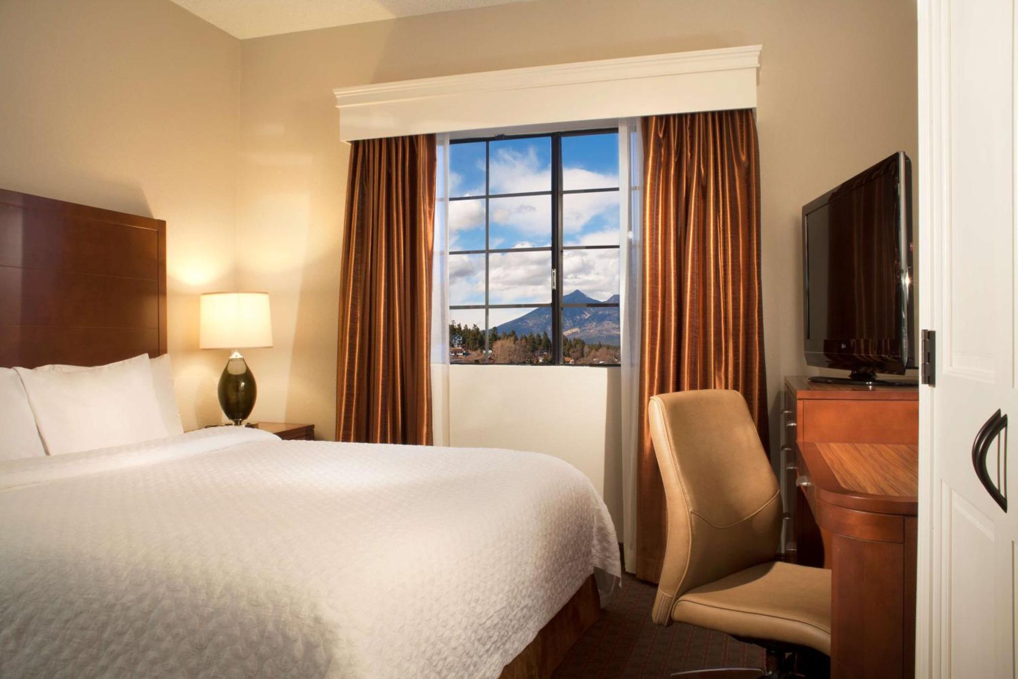 Embassy Suites By Hilton Flagstaff Bagian luar foto