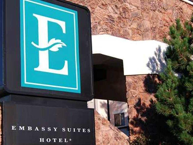 Embassy Suites By Hilton Flagstaff Bagian luar foto