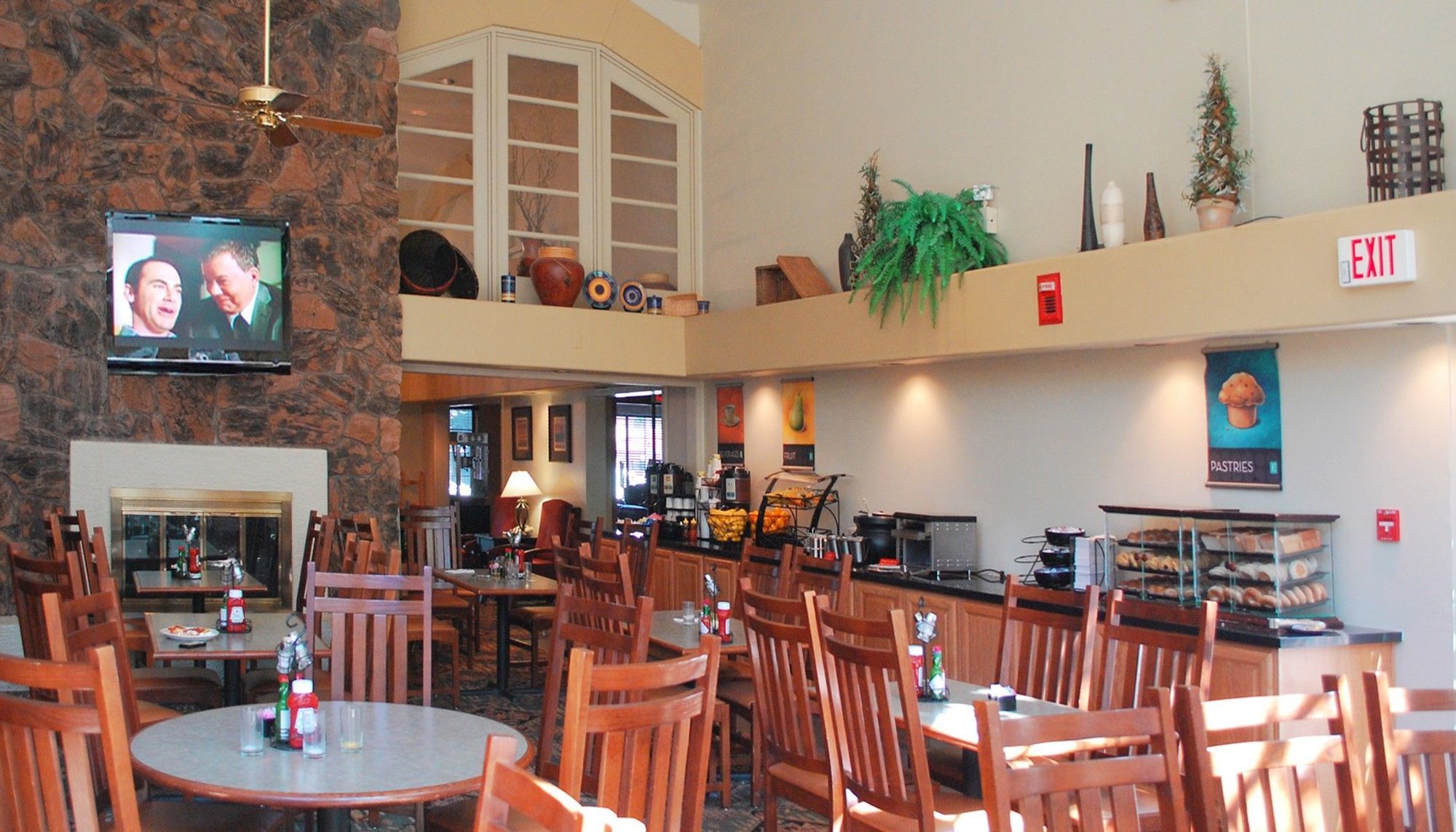 Embassy Suites By Hilton Flagstaff Bagian luar foto